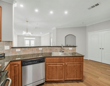 1711 Old Spanish Trail - Photo Thumbnail 11