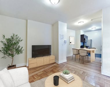 W 11th & Waverly Pl - Photo Thumbnail 1