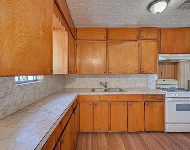 4905 Brinkley Street - Photo Thumbnail 6