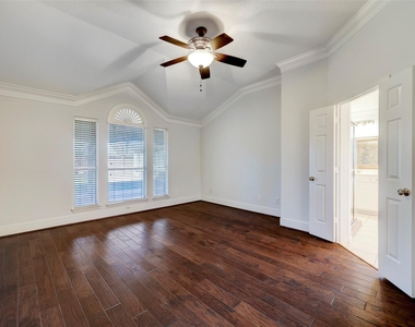 8903 Aberdeen Park Drive - Photo Thumbnail 9