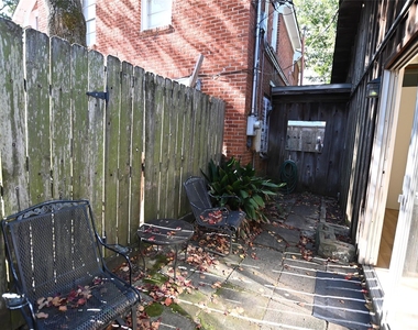 3235 Greenbriar Drive - Photo Thumbnail 8