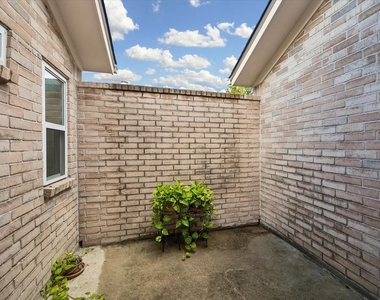12827 Sandri Lane - Photo Thumbnail 8