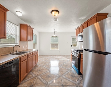 1931 Blossom Breeze Lane - Photo Thumbnail 7