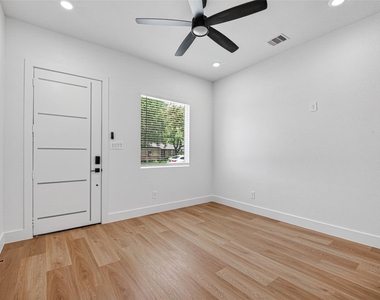7836 Nashville St Unit B Street - Photo Thumbnail 20