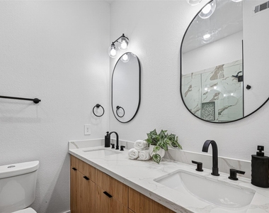 7836 Nashville St Unit B Street - Photo Thumbnail 46
