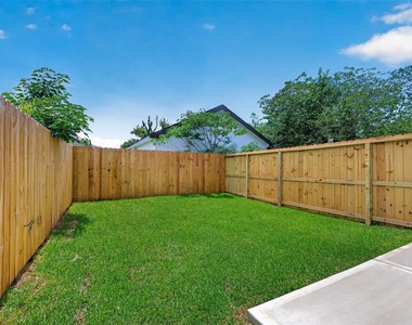 7836 Nashville St Unit B Street - Photo Thumbnail 19