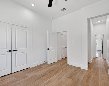 7836 Nashville St Unit B Street - Photo Thumbnail 32