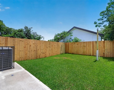 7836 Nashville St Unit B Street - Photo Thumbnail 40