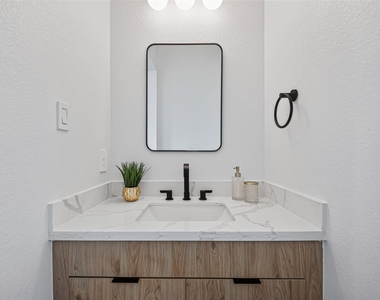 7836 Nashville St Unit B Street - Photo Thumbnail 14