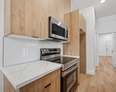 7836 Nashville St Unit B Street - Photo Thumbnail 24