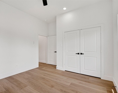 7836 Nashville St Unit B Street - Photo Thumbnail 35