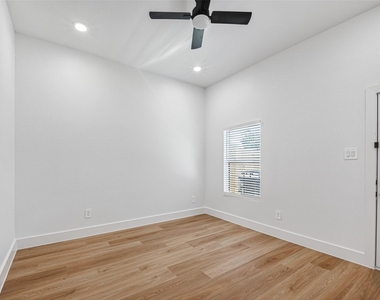 7836 Nashville St Unit B Street - Photo Thumbnail 29