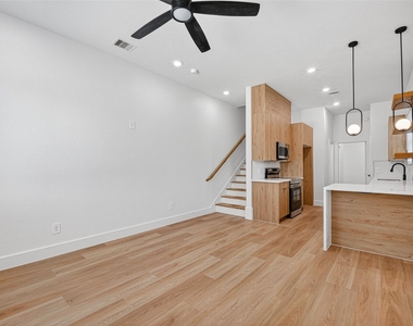 7836 Nashville St Unit B Street - Photo Thumbnail 22