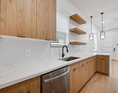 7836 Nashville St Unit B Street - Photo Thumbnail 26