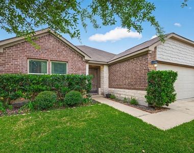 5435 Nero Lake Drive - Photo Thumbnail 1