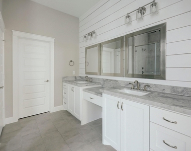 5233 Larkin Street - Photo Thumbnail 8