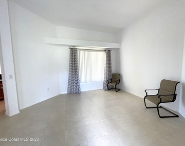 1896 Windbrook Drive Se - Photo Thumbnail 4