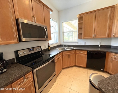 1896 Windbrook Drive Se - Photo Thumbnail 8