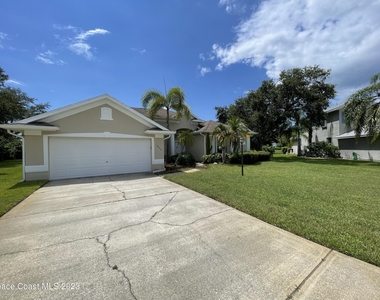 1896 Windbrook Drive Se - Photo Thumbnail 24