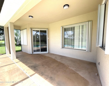 1896 Windbrook Drive Se - Photo Thumbnail 21