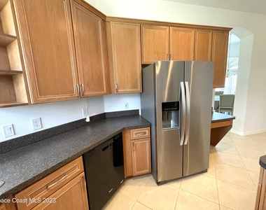 1896 Windbrook Drive Se - Photo Thumbnail 9