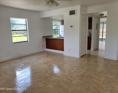 2005 Carlton Drive - Photo Thumbnail 3