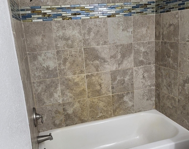 2005 Carlton Drive - Photo Thumbnail 9