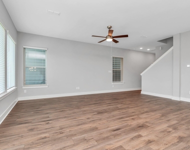 2733 Ruhman Fields Drive - Photo Thumbnail 14