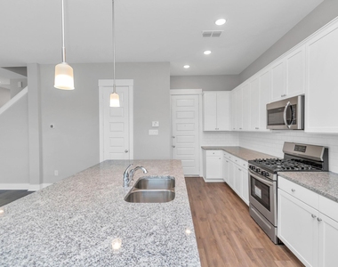 2733 Ruhman Fields Drive - Photo Thumbnail 9