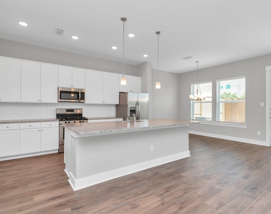 2733 Ruhman Fields Drive - Photo Thumbnail 2