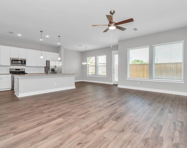 2733 Ruhman Fields Drive - Photo Thumbnail 3