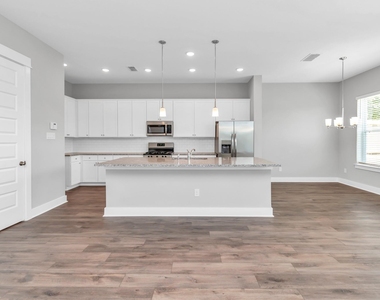 2733 Ruhman Fields Drive - Photo Thumbnail 6