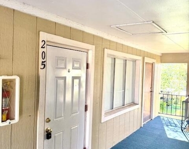 4304 London Town Road - Photo Thumbnail 1