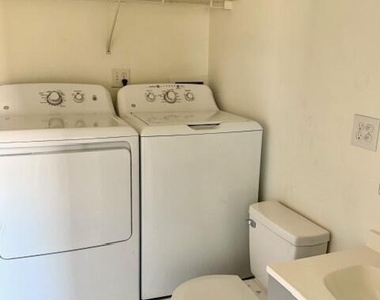4304 London Town Road - Photo Thumbnail 5