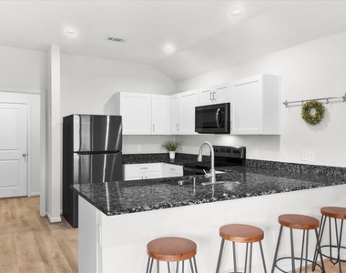 304 Del Monte Drive - Photo Thumbnail 16