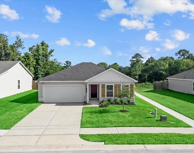 304 Del Monte Drive - Photo Thumbnail 2