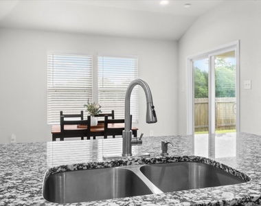 304 Del Monte Drive - Photo Thumbnail 14