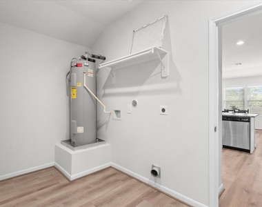 304 Del Monte Drive - Photo Thumbnail 35
