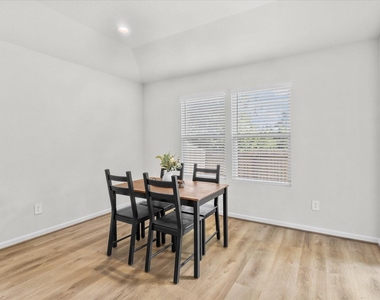 304 Del Monte Drive - Photo Thumbnail 19