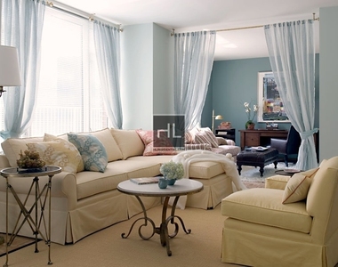 East 96th Street - Photo Thumbnail 1