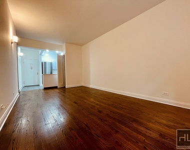 West 22 Street - Photo Thumbnail 1