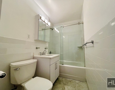 West 22 Street - Photo Thumbnail 5