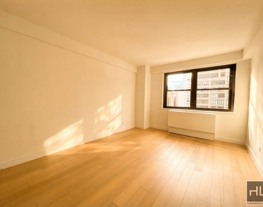 East 39th Street - Photo Thumbnail 3