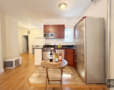 West 11th Street - Photo Thumbnail 1