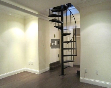 Hudson St - Photo Thumbnail 4