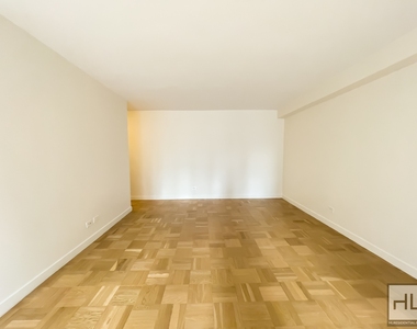 East 79th Street - Photo Thumbnail 1