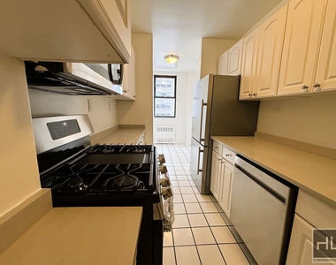 East 79th Street - Photo Thumbnail 2