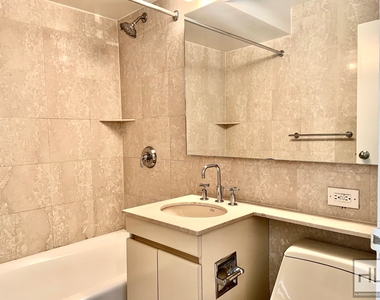 East 63 Street - Photo Thumbnail 3