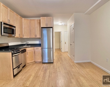 East 89 Street - Photo Thumbnail 2