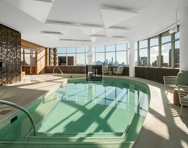 East 39th Street - Photo Thumbnail 4